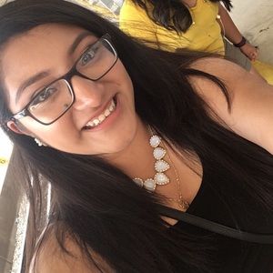 Meet your Posher, Araceli