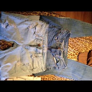 2 pairs of American eagle jeans 🦅