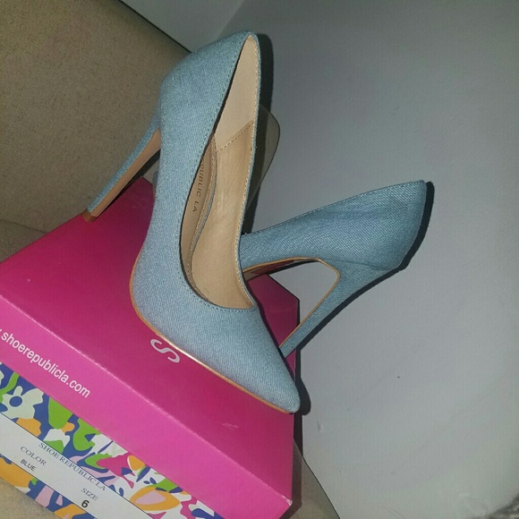 Heels - Picture 2 of 2