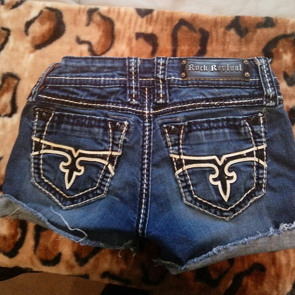 Rock revival cut off shorts size 27