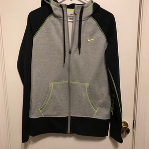 Nike Therma Fit Hoodie! 💚