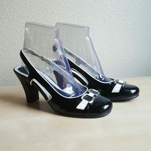 THE CUTEST!! B&W Slingback Low Pumps by Aerosoles!