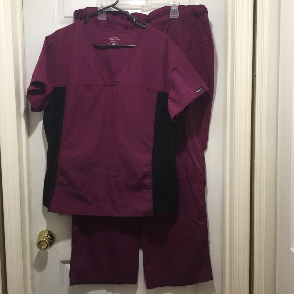 Cherokee Flexibles wine colored Scrub set 2X