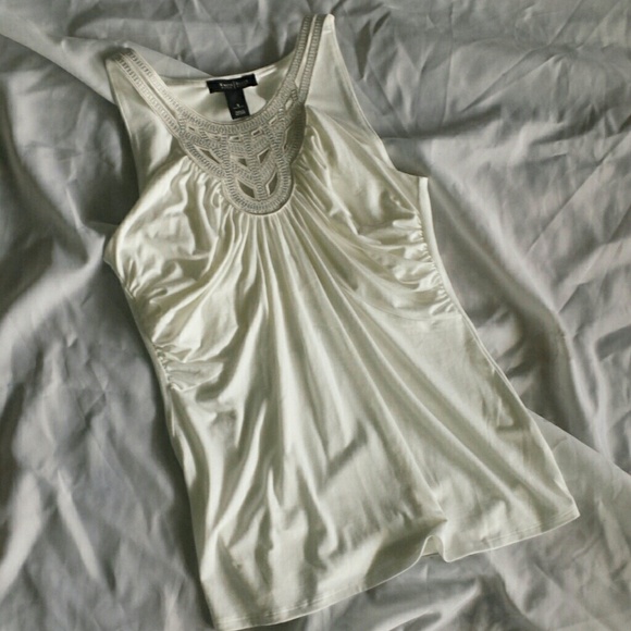 White House Black Market Sleeveless Top Design - Picture 3 of 8