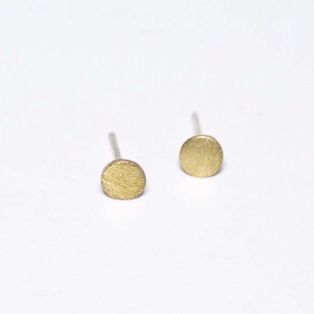 Dot Studs