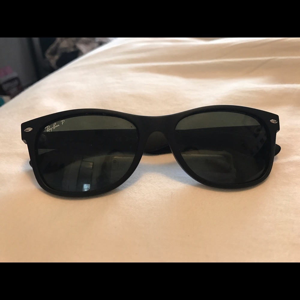 Rayban wayfarer polarized matte finish