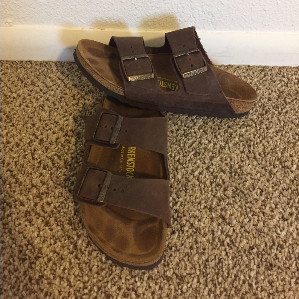 Brown birkenstocks
