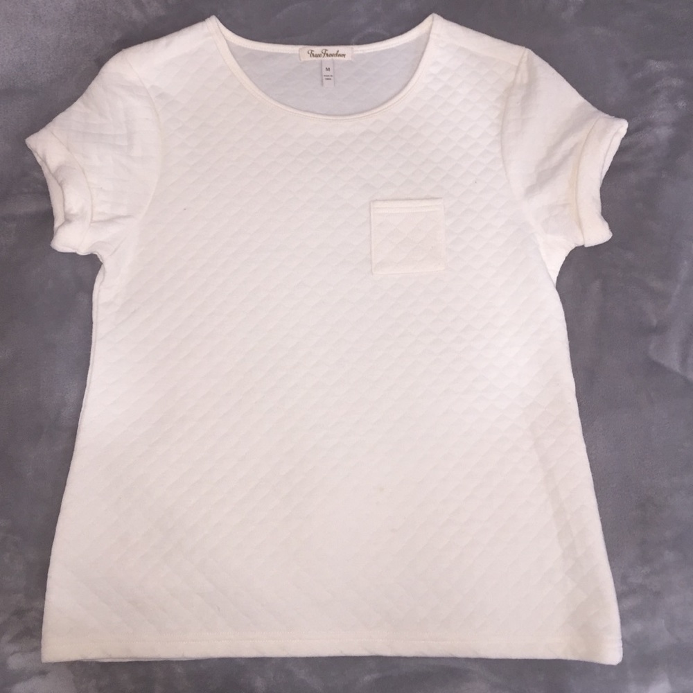 Quilted top with cuffed sleeves