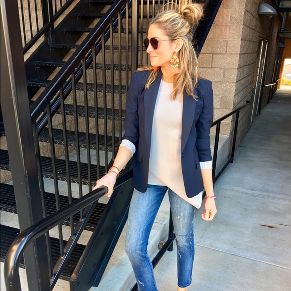 Meet your Posher, Ariel - Picture 3 of 4