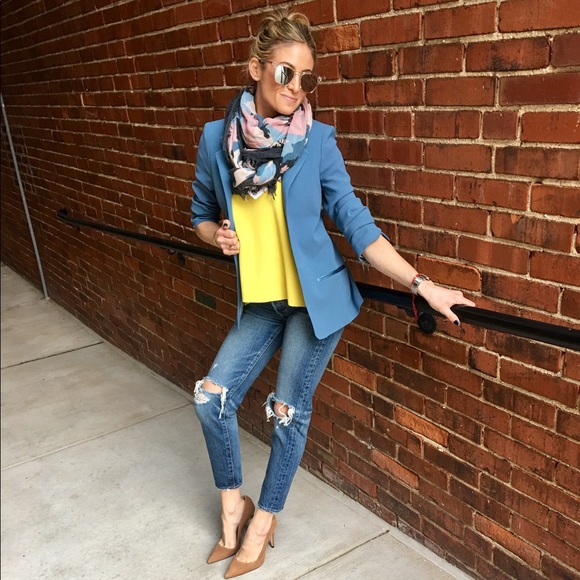 Meet your Posher, Ariel - Picture 4 of 4