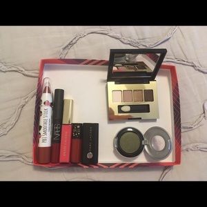 Make-up; lipstick, lip gloss/pencil, eyeshadow