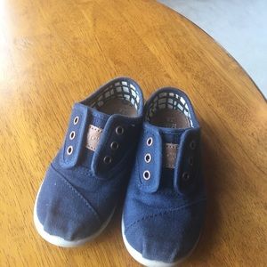 Navy Toms
