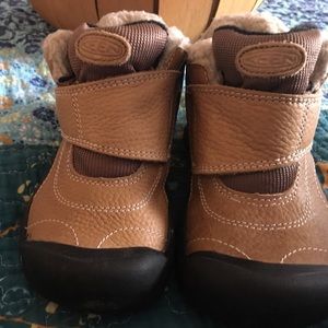 Keen tan boy's boots