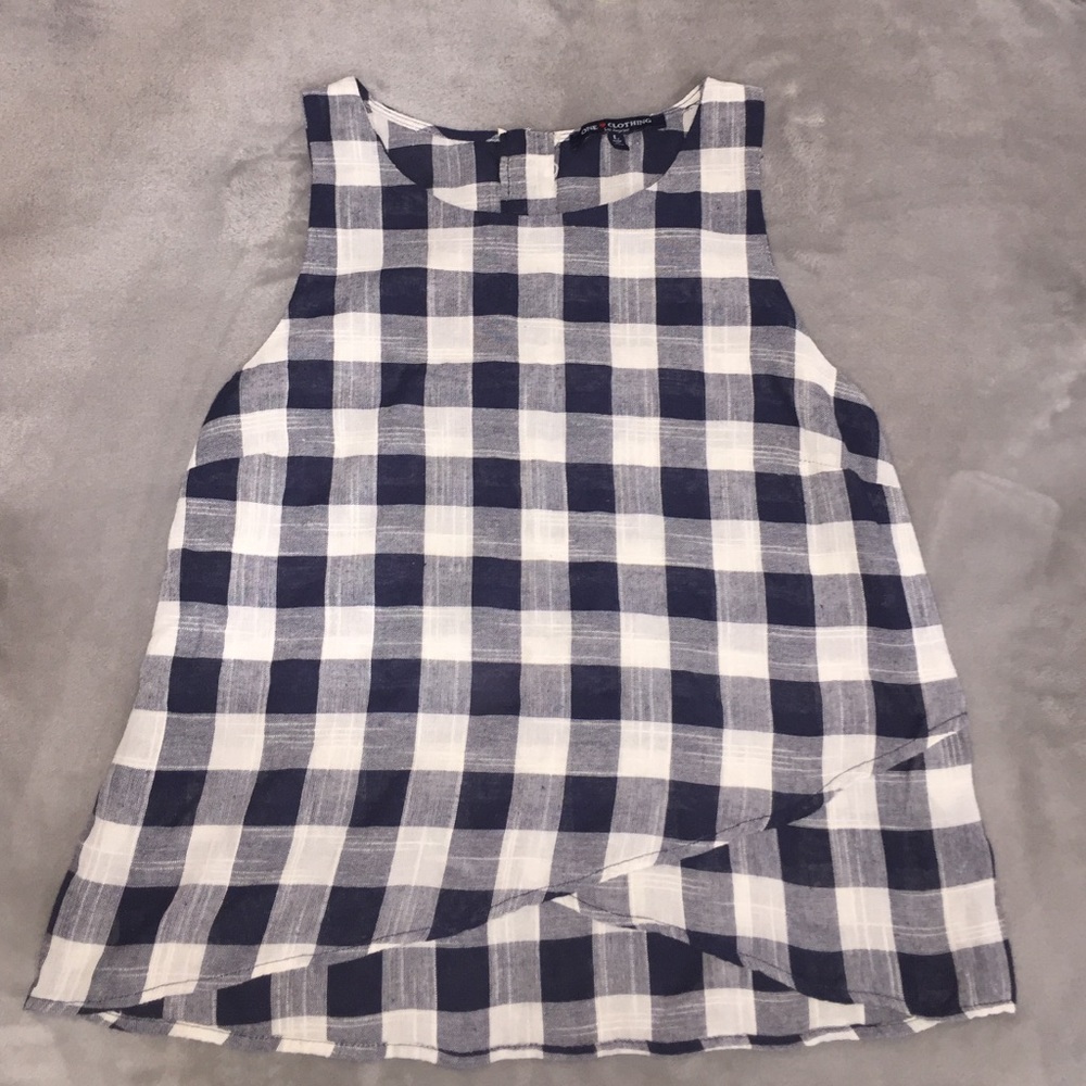 Cute plaid shirt!