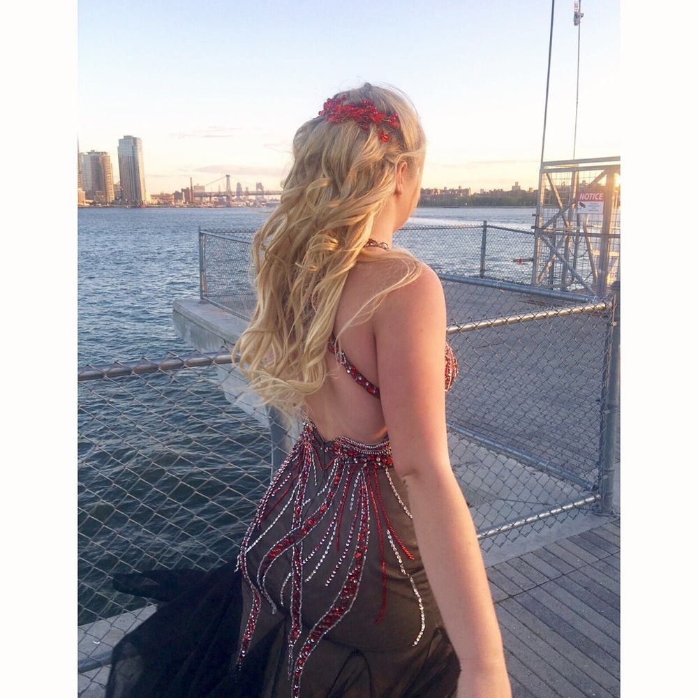 PROM DRESS - Picture 2 of 3
