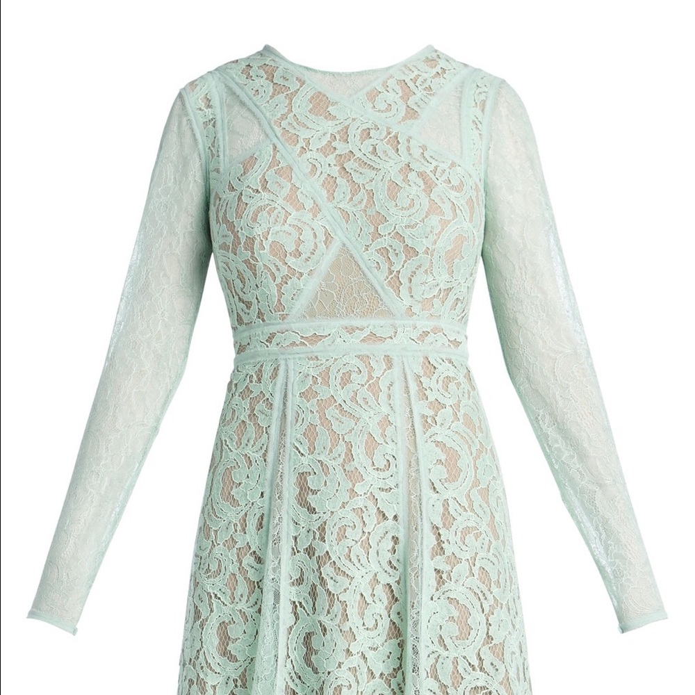 BCBGMAXAZRIA- Brand New lace dress