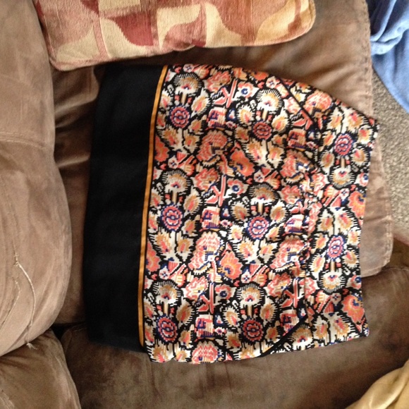 Geometric skirt - Picture 1 of 2