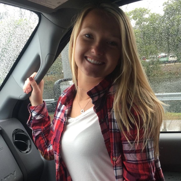 Meet your Posher, Emily - Picture 1 of 1
