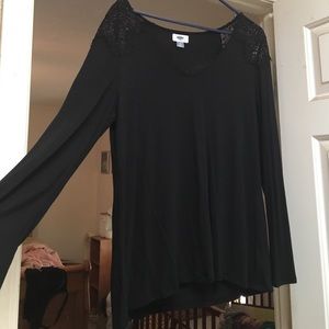 Black Old Navy Long Sleeve Tee w/lace shoulders