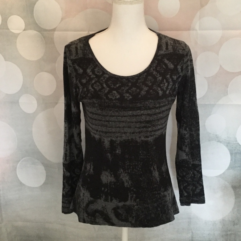 Stunning black and charcoal colored top
