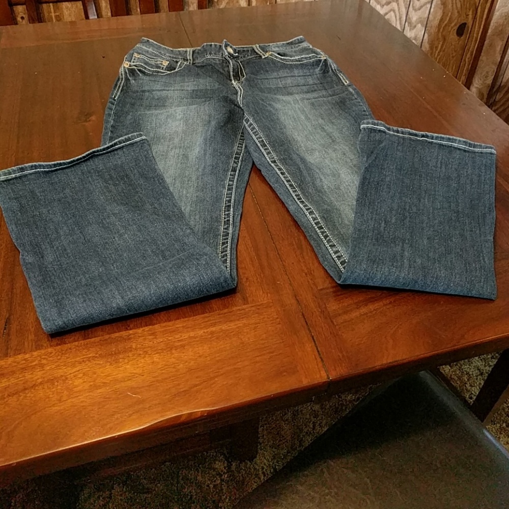 Maurices jeans