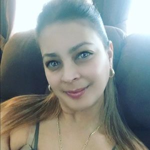 Meet your Posher, Damaris