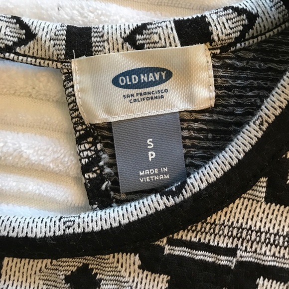 Aztec pattern tank - Picture 3 of 3