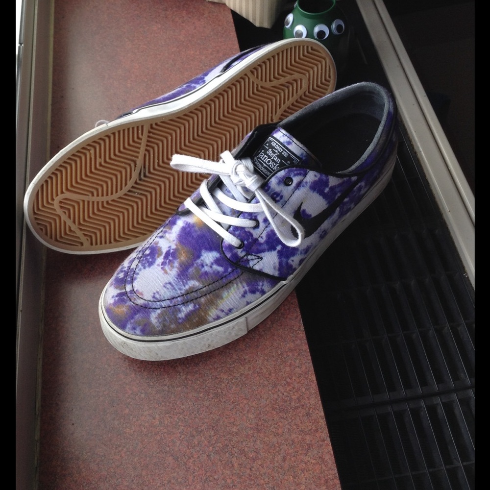 Purple tie die Nike Stefan Janoski skateboarding