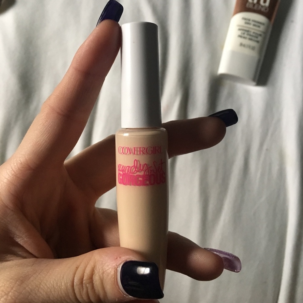 Makeup bundle - Picture 3 of 4