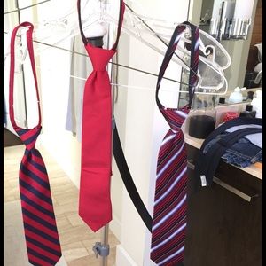 Boys ties-w zipper to tighten. Includes 3.