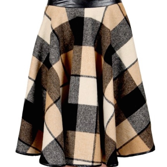 Plaid Skirt with Vegan leather trim - Picture 1 of 3