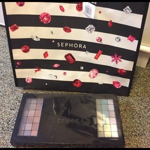 Sephora makeup palette with NWT sephora bag Sephora makeup palette with NWT sephora bag