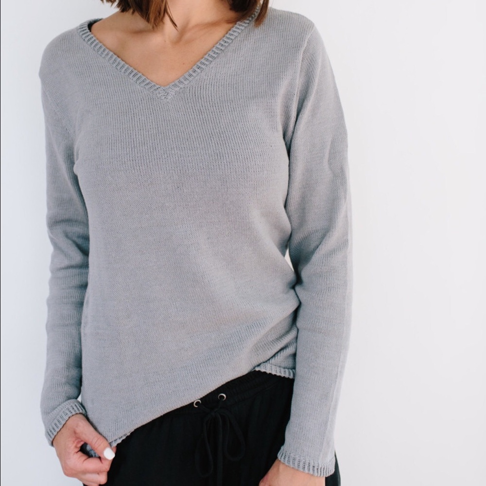 V Sweater - Gray