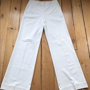 Jennifer Lopez size 6 white wide legged pants