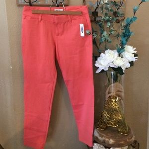 NWT. Old Navy Pixie crop pants. Coral 4 Petite.