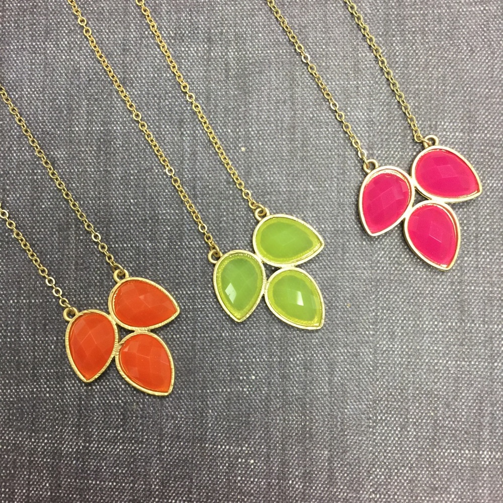 Margarita time three leaf necklace, NWT