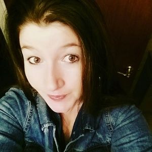 Meet your Posher, Crystal