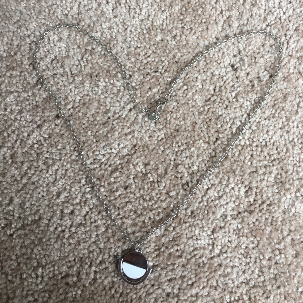 Brand NEW without tags Bauble bar necklace