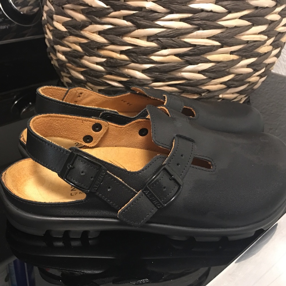Brand new alpro non slip shoes
