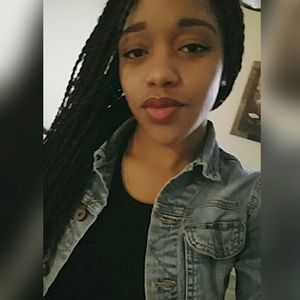 Meet your Posher, Ikia