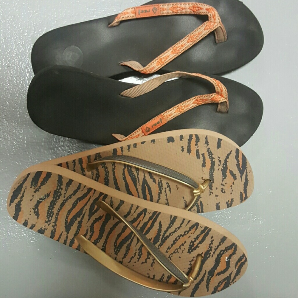 Ladies flip flops