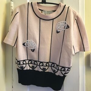 Shoulder side zip short sweater