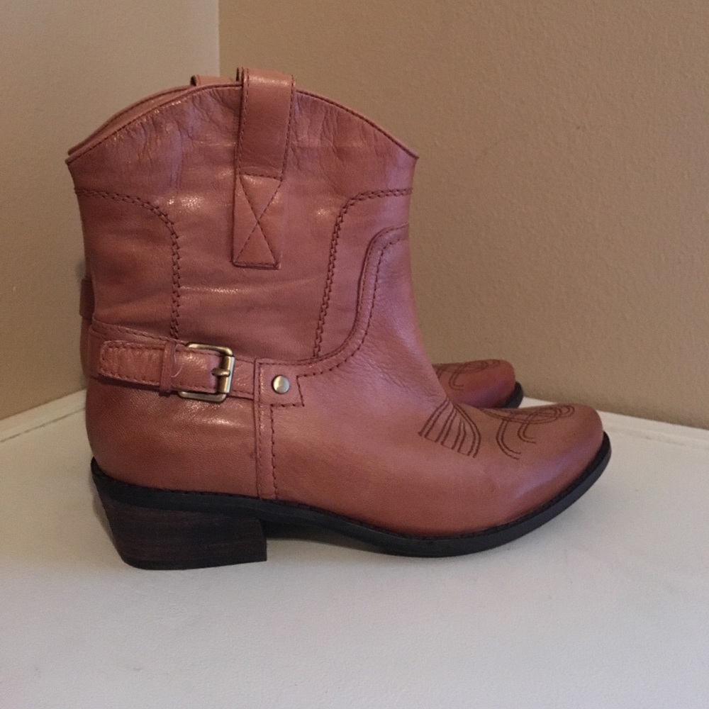 Adorable Cowboy short boot booties 6 Brown NEW tan