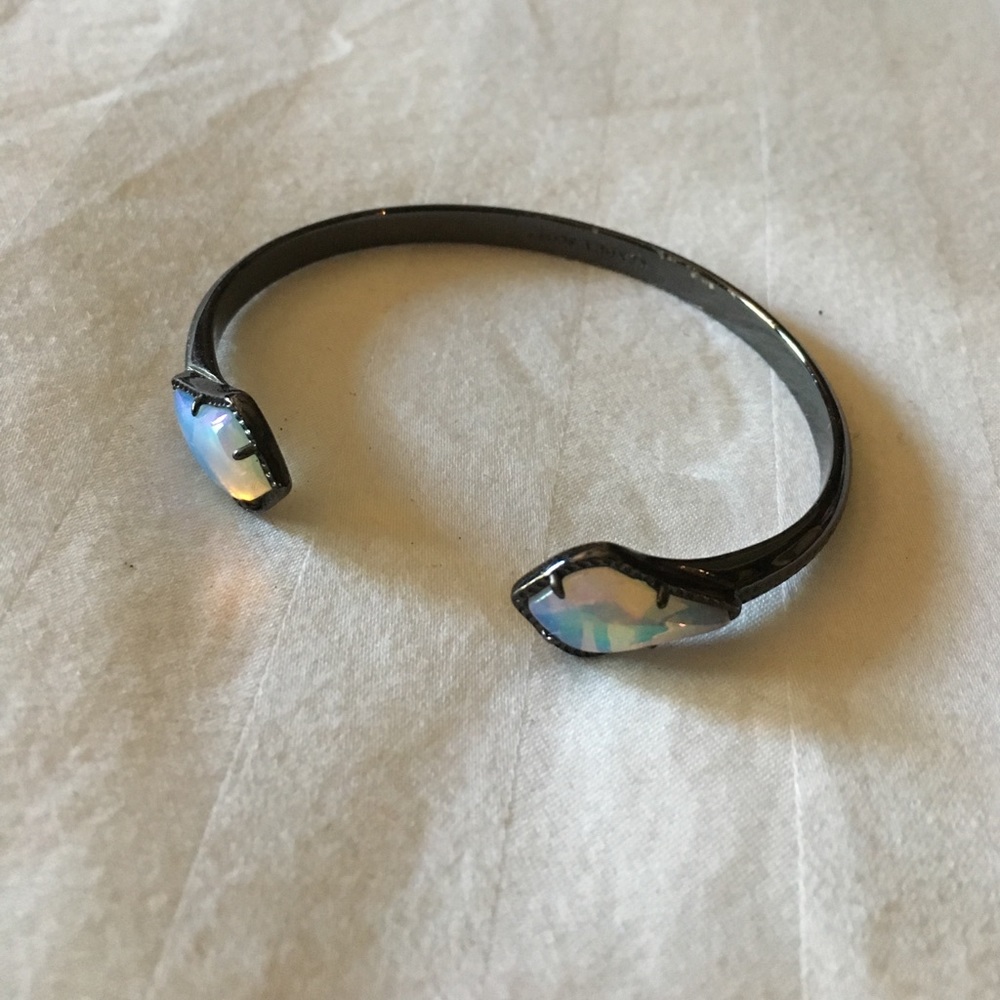 Kendra Scott bracelet