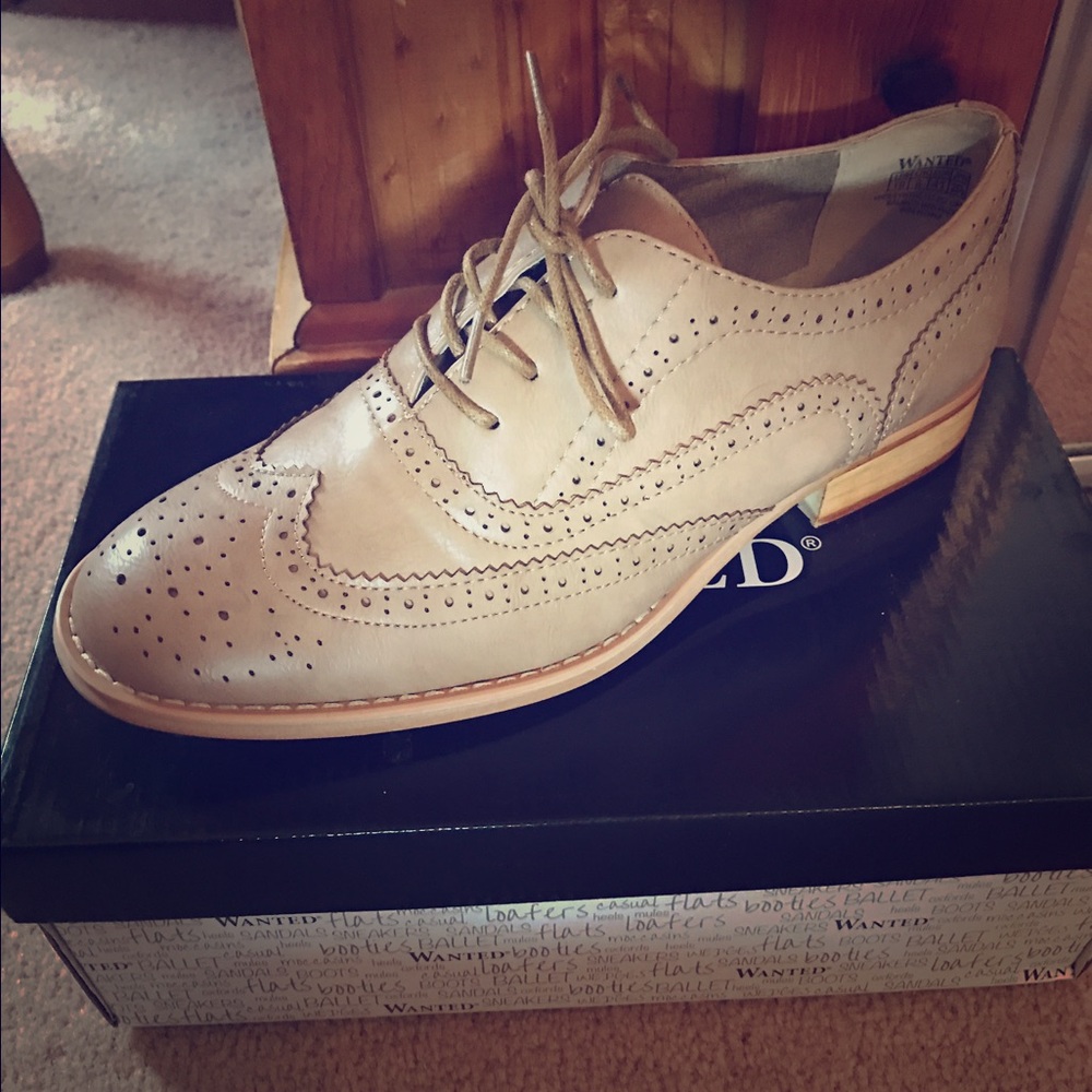 NEW-Wanted Babe Oxfords, Size 10