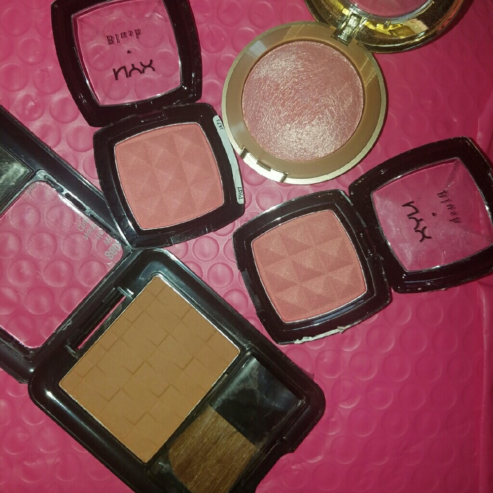 Blushes & Contour/Face Powder Bundle