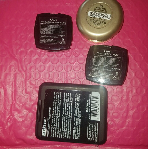 Blushes & Contour/Face Powder Bundle - Picture 2 of 2