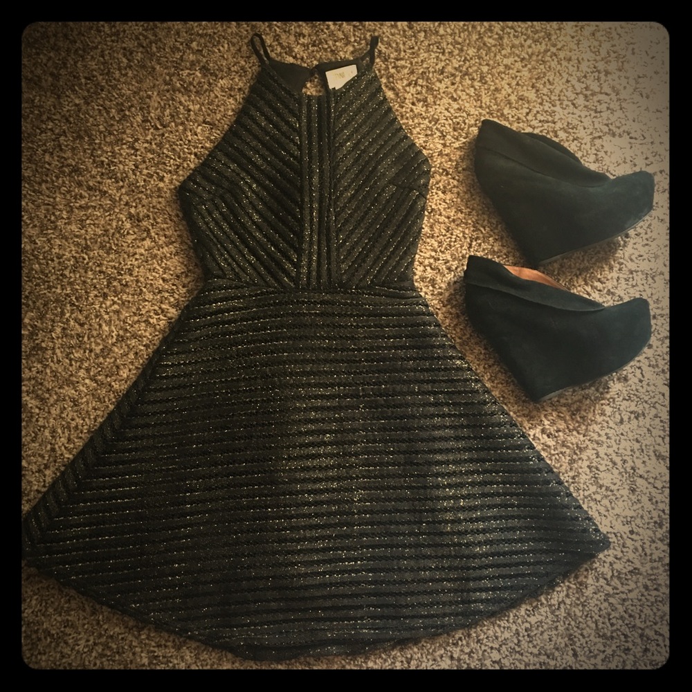 Sienna Sky LBD with gold glitter SZ S