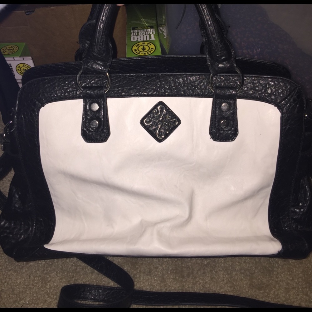 Verá Wang Elegant Black & White hand bag