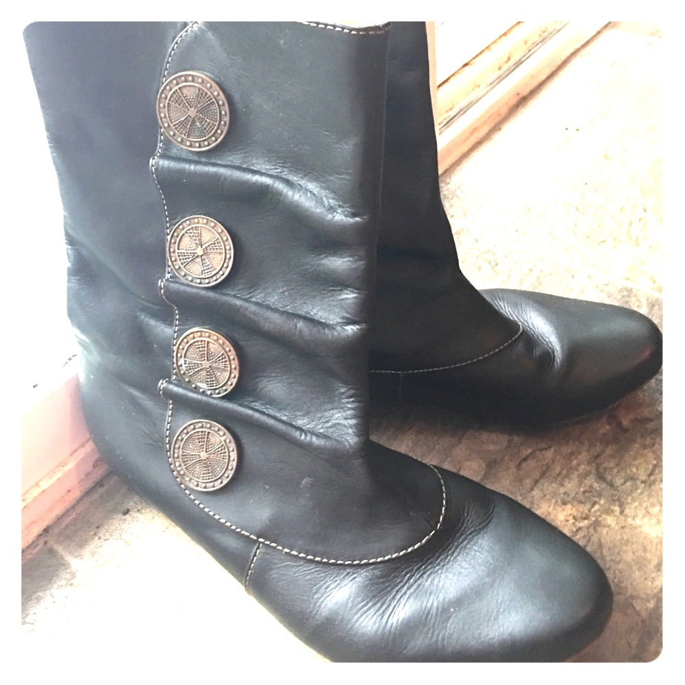 Livie and Luca black leather boots. Sz 9.5